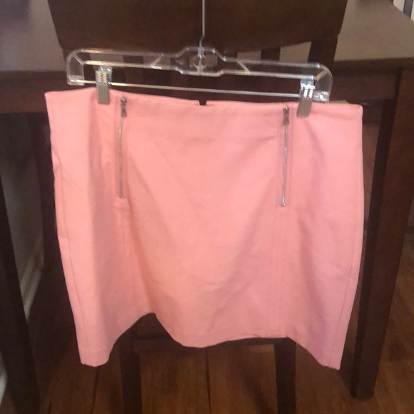 Pink mini skirt - Picture 1 of 2